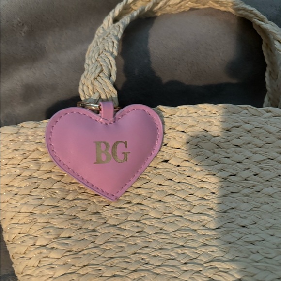 Bergdorf Goodman Beige Woven Tote Bag with Pink Heart Accent - Picture 2 of 3